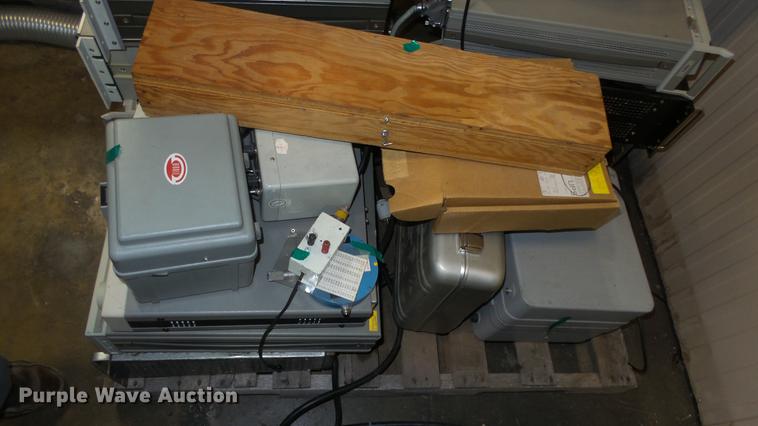 image for item EF9172 Aviation testing electronics and tools