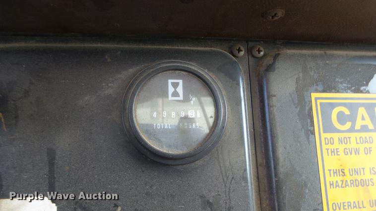 image for item EF9225 1984 International 1724 sewer jetter truck