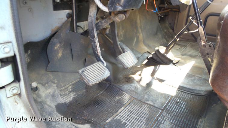 image for item EF9225 1984 International 1724 sewer jetter truck