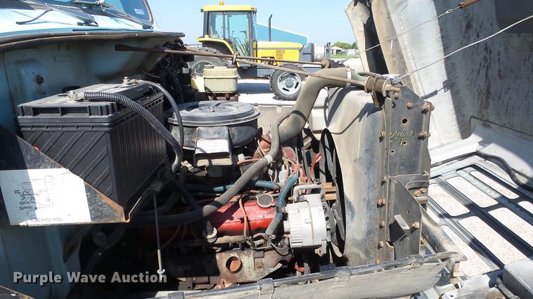 image for item EF9225 1984 International 1724 sewer jetter truck