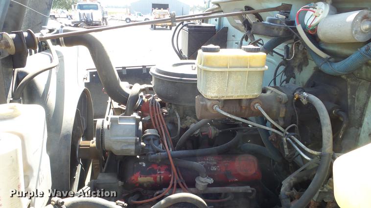 image for item EF9225 1984 International 1724 sewer jetter truck