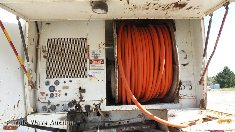 image for item EF9225 1984 International 1724 sewer jetter truck