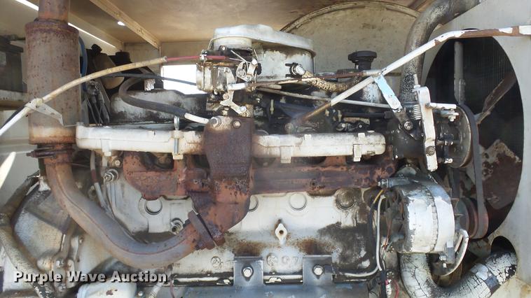 image for item EF9225 1984 International 1724 sewer jetter truck