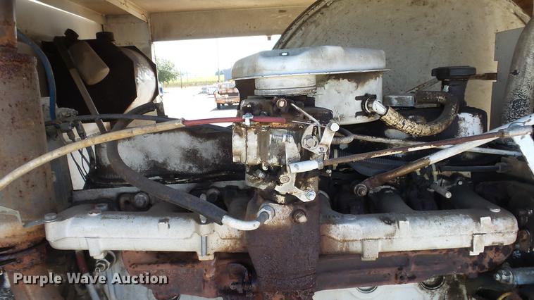 image for item EF9225 1984 International 1724 sewer jetter truck