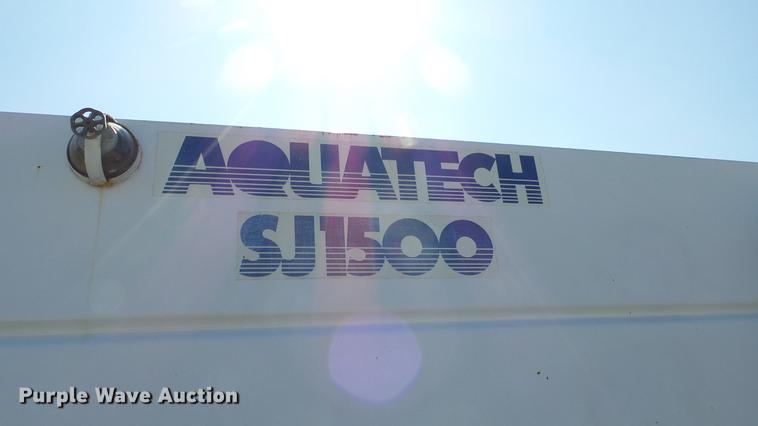 image for item EF9225 1984 International 1724 sewer jetter truck