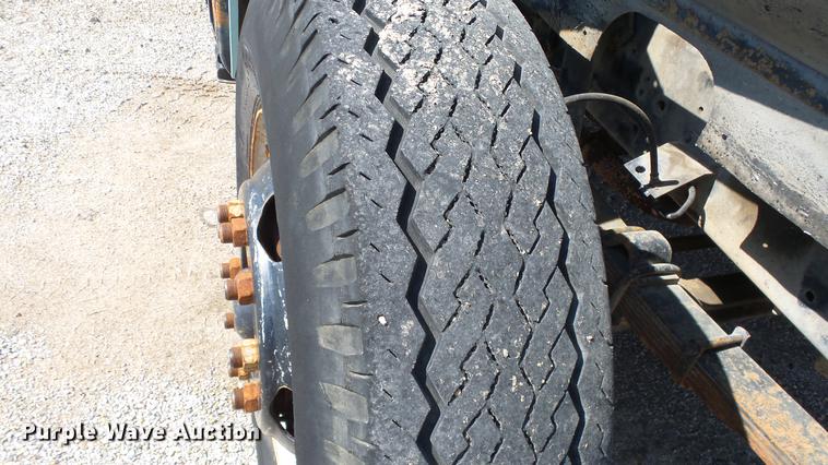 image for item EF9225 1984 International 1724 sewer jetter truck