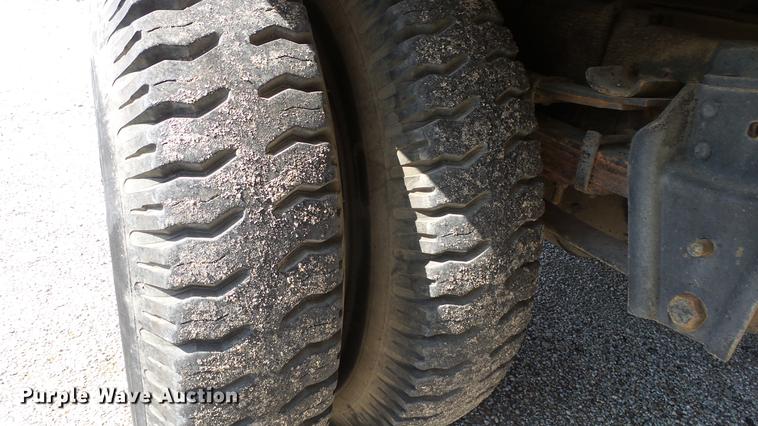 image for item EF9225 1984 International 1724 sewer jetter truck