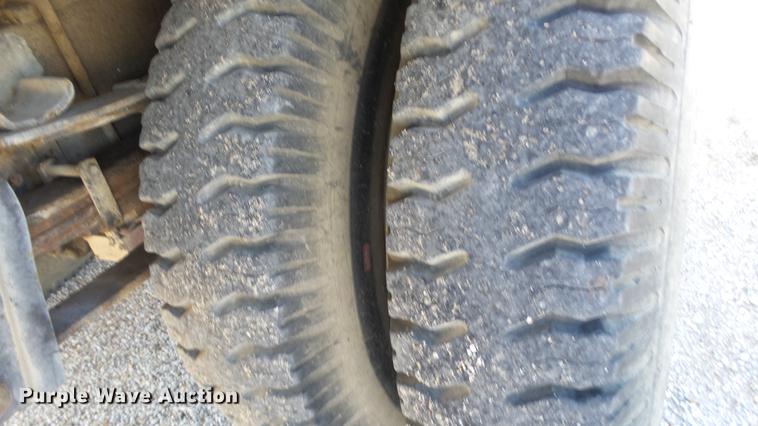 image for item EF9225 1984 International 1724 sewer jetter truck