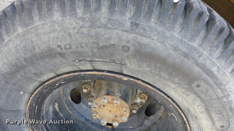 image for item EF9225 1984 International 1724 sewer jetter truck