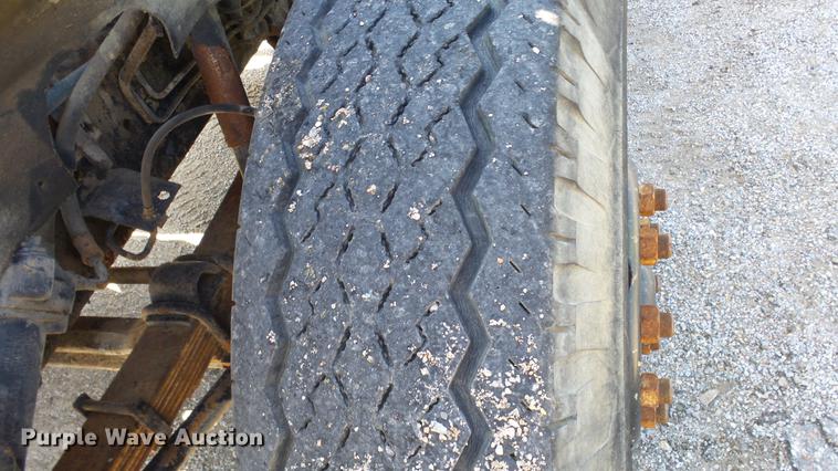 image for item EF9225 1984 International 1724 sewer jetter truck