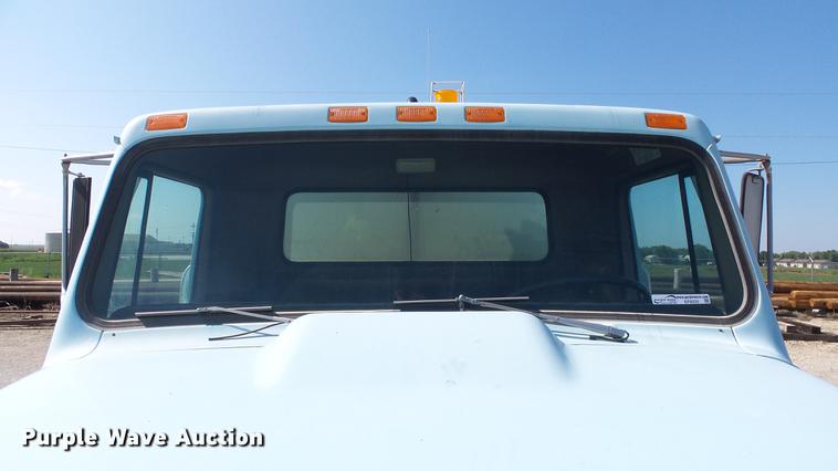 image for item EF9225 1984 International 1724 sewer jetter truck