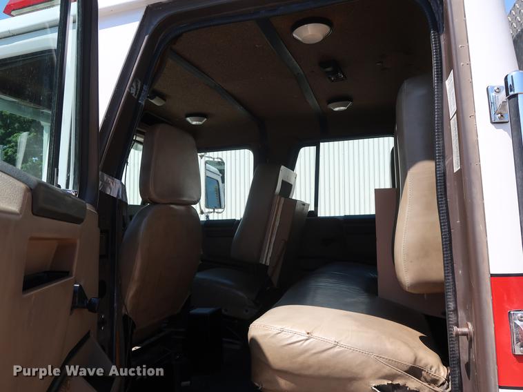 image for item EF9770 1992 International 4900 Crew Cab fire truck