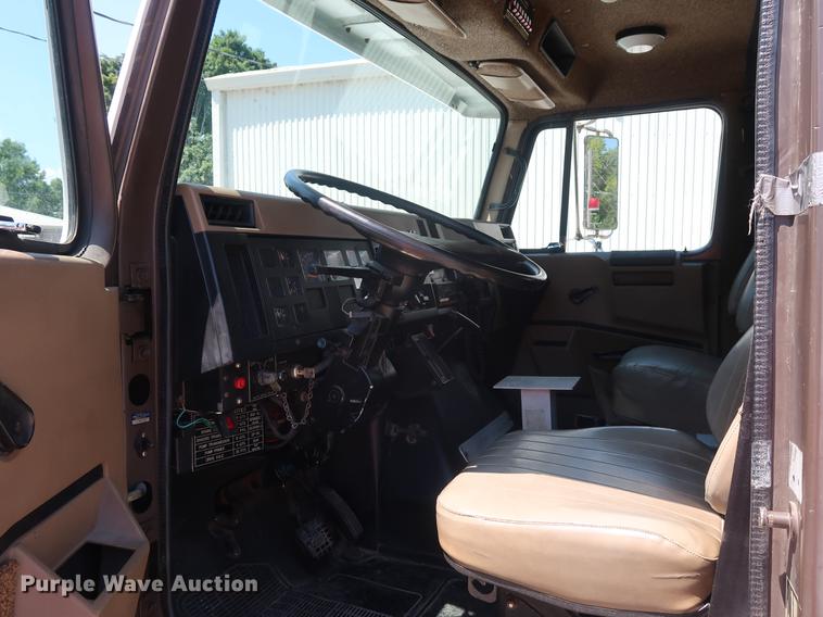 image for item EF9770 1992 International 4900 Crew Cab fire truck