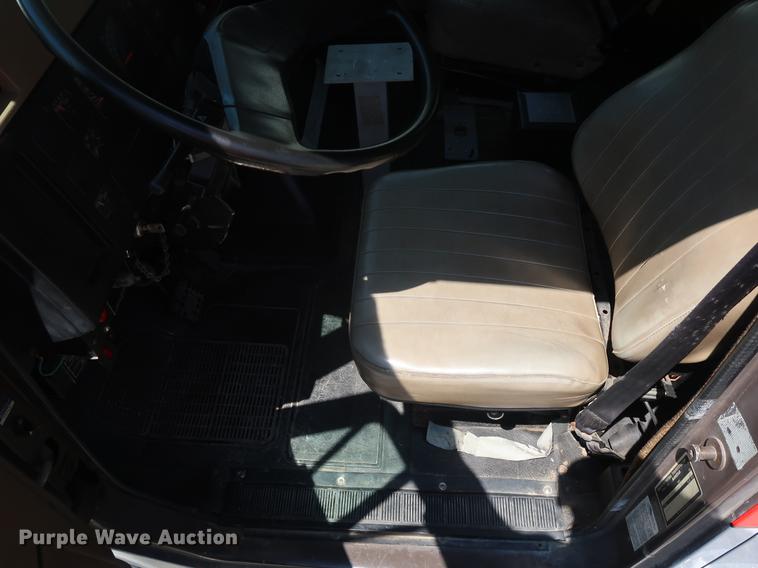 image for item EF9770 1992 International 4900 Crew Cab fire truck