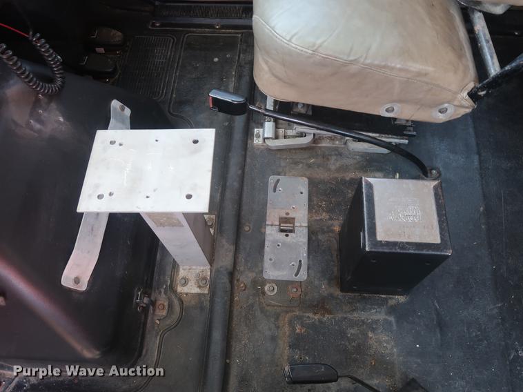 image for item EF9770 1992 International 4900 Crew Cab fire truck