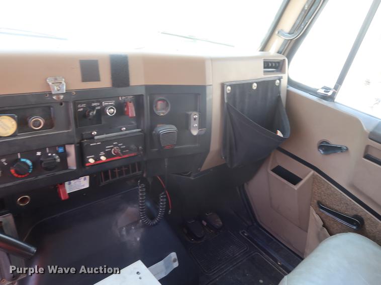 image for item EF9770 1992 International 4900 Crew Cab fire truck