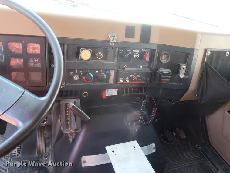 image for item EF9770 1992 International 4900 Crew Cab fire truck