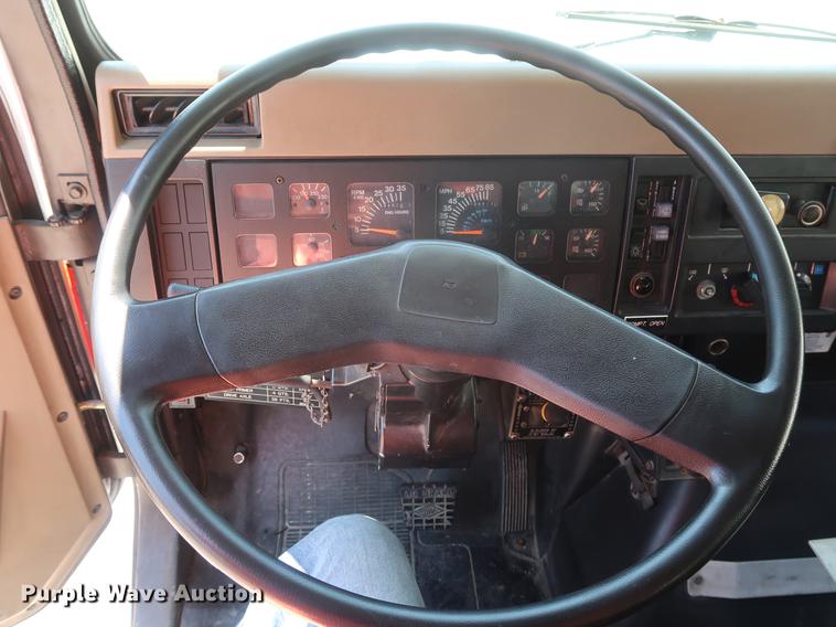 image for item EF9770 1992 International 4900 Crew Cab fire truck