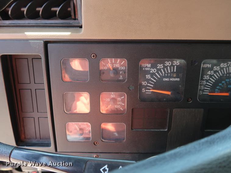 image for item EF9770 1992 International 4900 Crew Cab fire truck