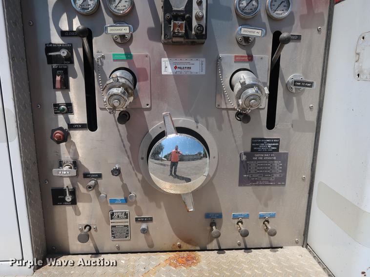 image for item EF9770 1992 International 4900 Crew Cab fire truck