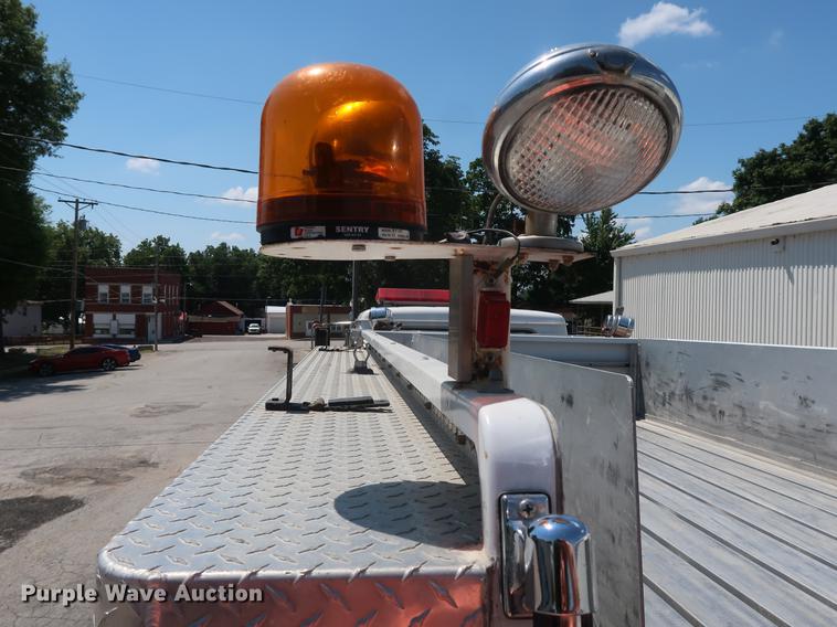 image for item EF9770 1992 International 4900 Crew Cab fire truck