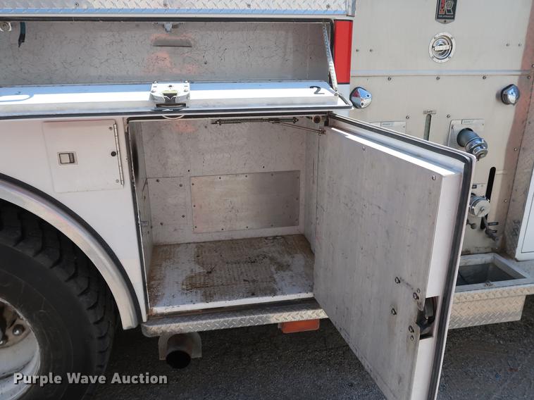 image for item EF9770 1992 International 4900 Crew Cab fire truck