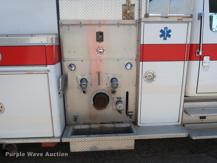 image for item EF9770 1992 International 4900 Crew Cab fire truck