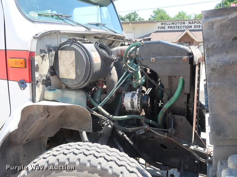 image for item EF9770 1992 International 4900 Crew Cab fire truck