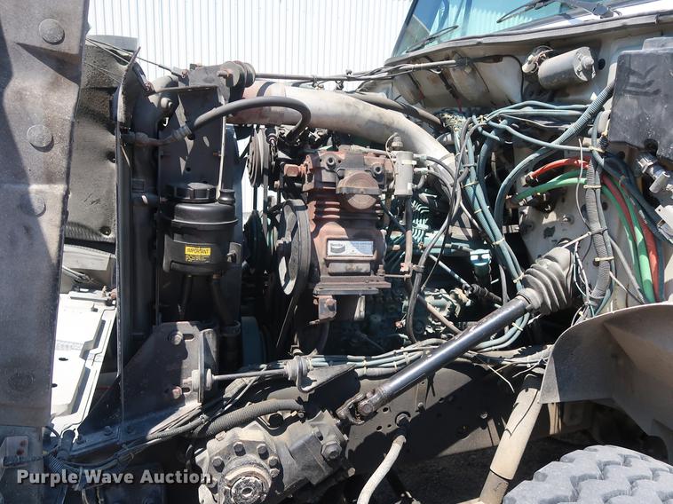 image for item EF9770 1992 International 4900 Crew Cab fire truck