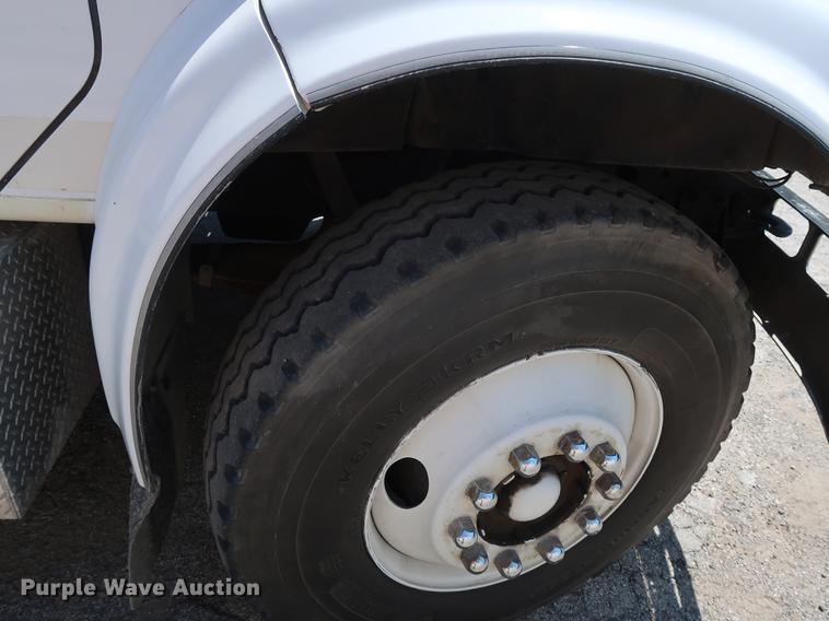 image for item EF9770 1992 International 4900 Crew Cab fire truck