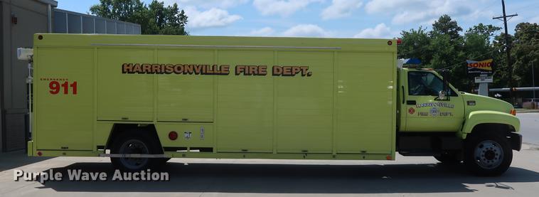 image for item EF9803 2000 GMC C6500 emergency response truck