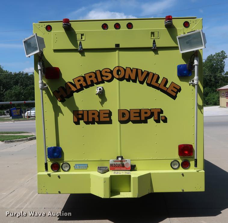 image for item EF9803 2000 GMC C6500 emergency response truck