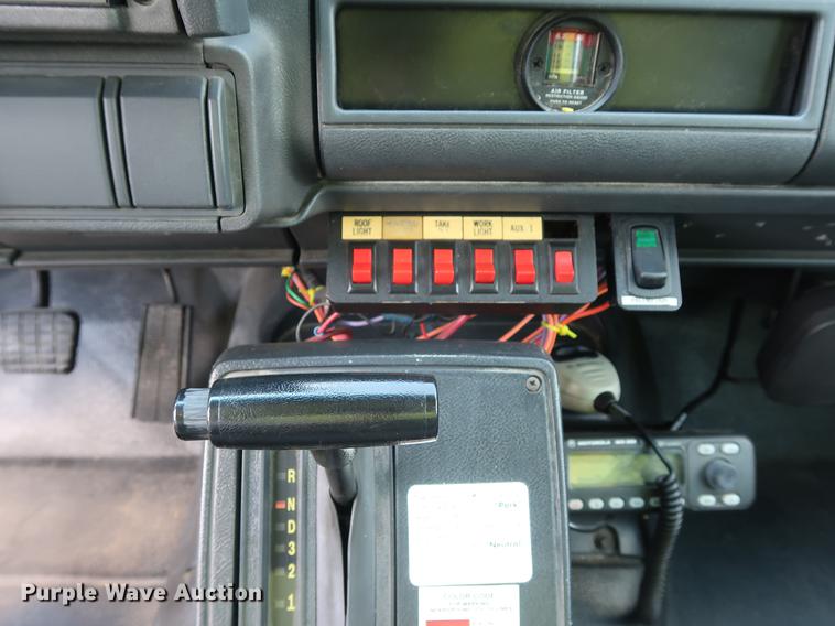 image for item EF9803 2000 GMC C6500 emergency response truck