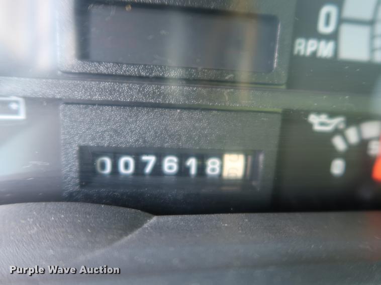 image for item EF9803 2000 GMC C6500 emergency response truck