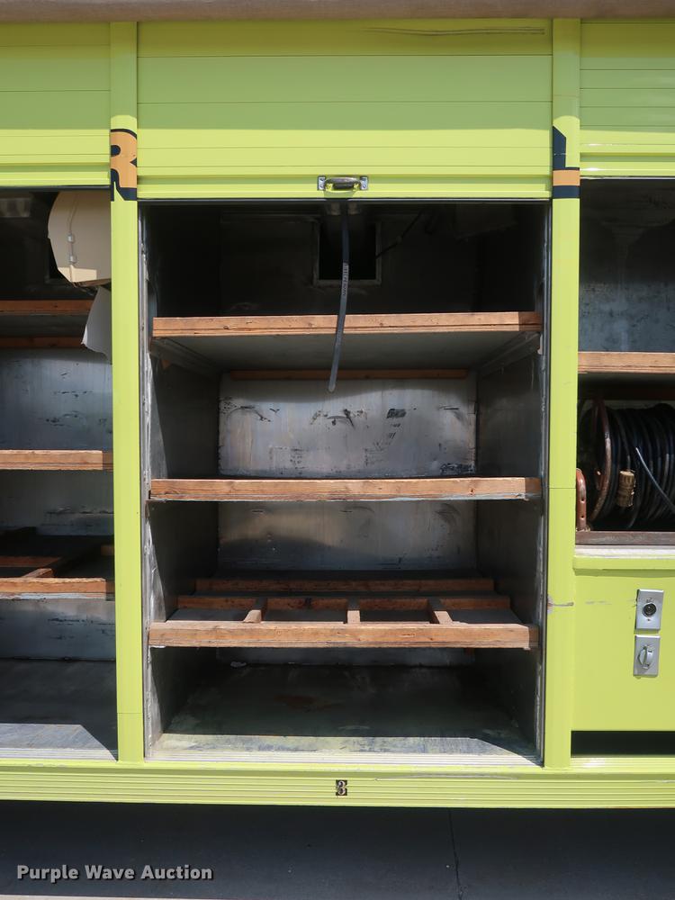 image for item EF9803 2000 GMC C6500 emergency response truck