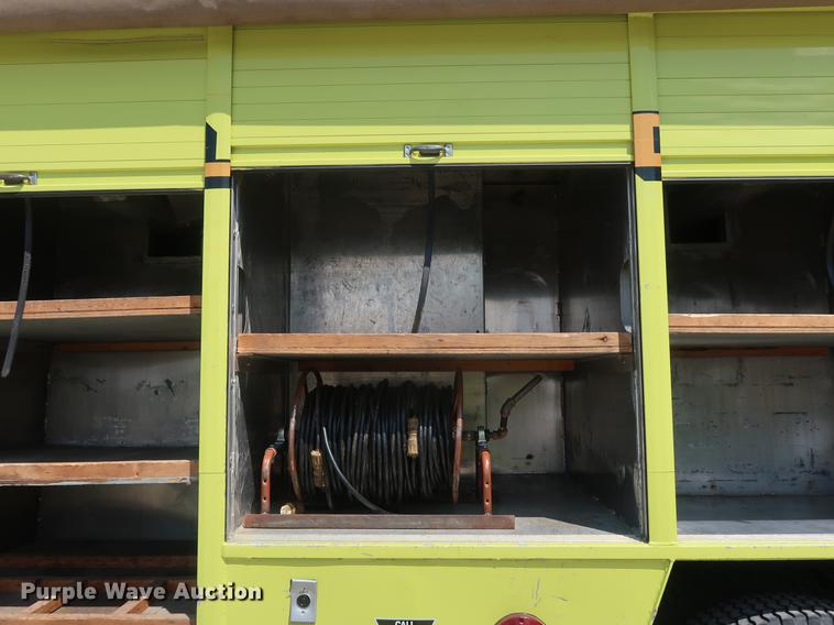 image for item EF9803 2000 GMC C6500 emergency response truck