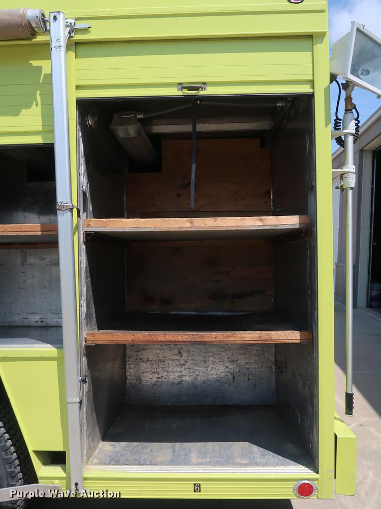 image for item EF9803 2000 GMC C6500 emergency response truck