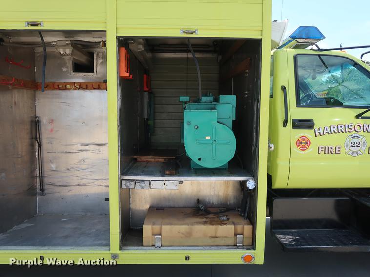 image for item EF9803 2000 GMC C6500 emergency response truck