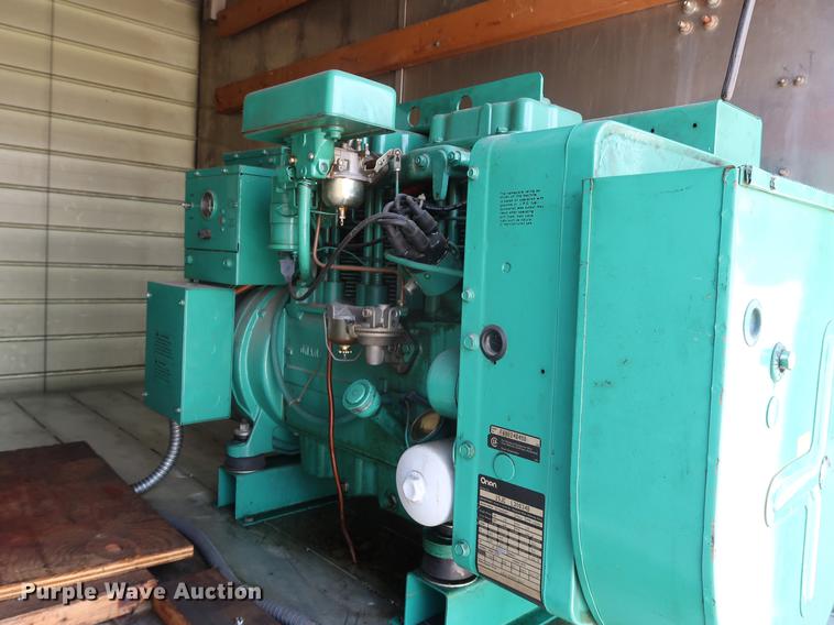 image for item EF9803 2000 GMC C6500 emergency response truck