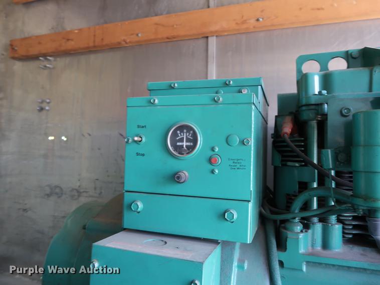 image for item EF9803 2000 GMC C6500 emergency response truck