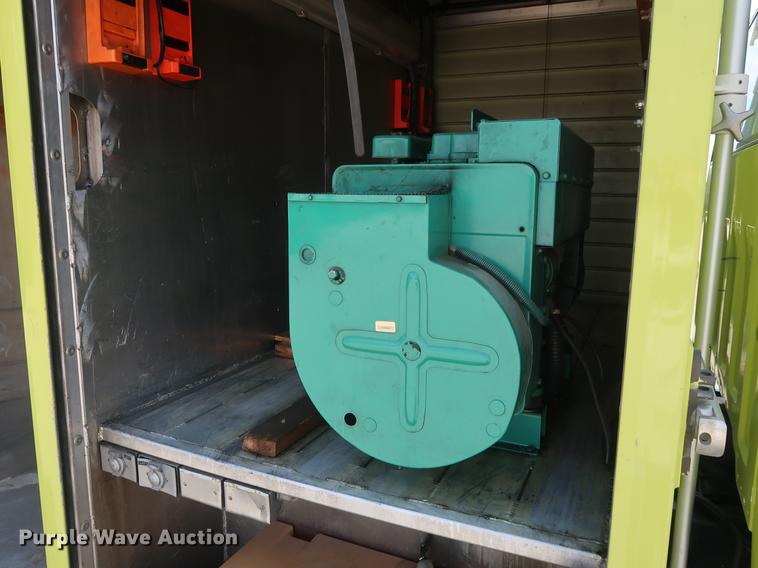 image for item EF9803 2000 GMC C6500 emergency response truck