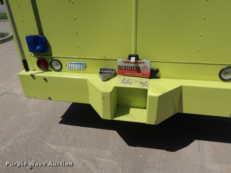 image for item EF9803 2000 GMC C6500 emergency response truck