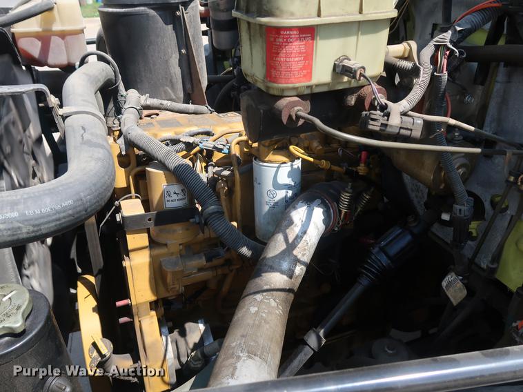 image for item EF9803 2000 GMC C6500 emergency response truck