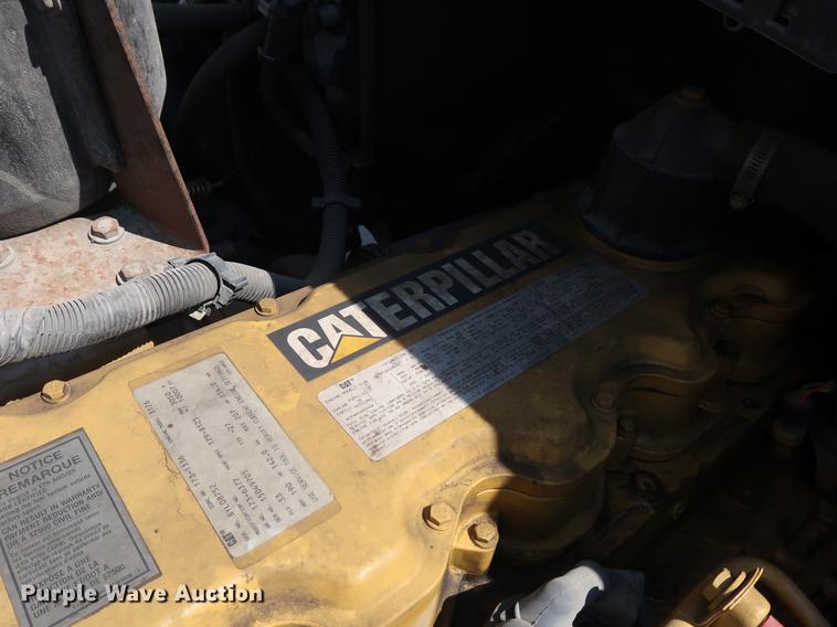 image for item EF9803 2000 GMC C6500 emergency response truck