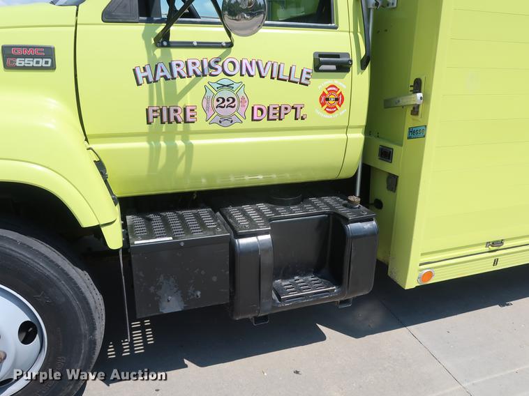 image for item EF9803 2000 GMC C6500 emergency response truck