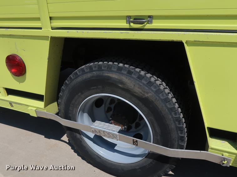 image for item EF9803 2000 GMC C6500 emergency response truck