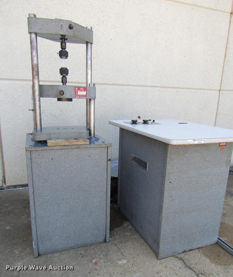 image for item EH9266 Baldwin 60HV universal test machine