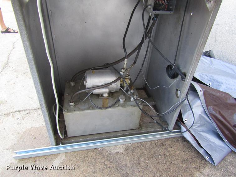 image for item EH9266 Baldwin 60HV universal test machine