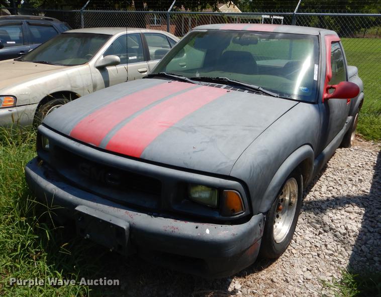 image for item EI9793 1997 Chevrolet S10 pickup truck