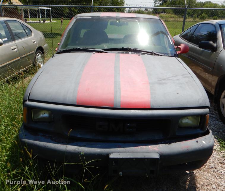 image for item EI9793 1997 Chevrolet S10 pickup truck